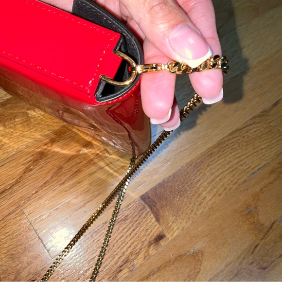 AUTHENTIC FENDI RED PATENT LEATHER WALLET ON CHAIN - Picture 9 of 14